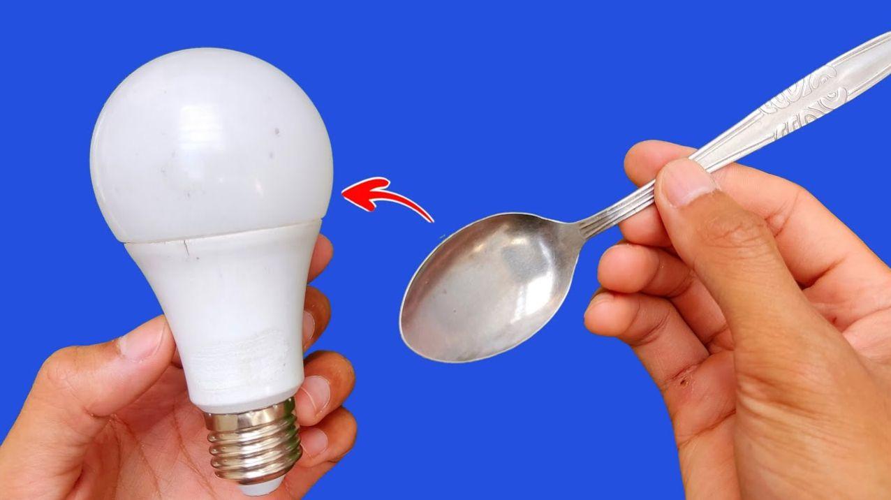 تعمیر لامپ سوخته با قاشق غذاخوری | دیگه لامپ های سوخته رو دور نینداز +ویدئو