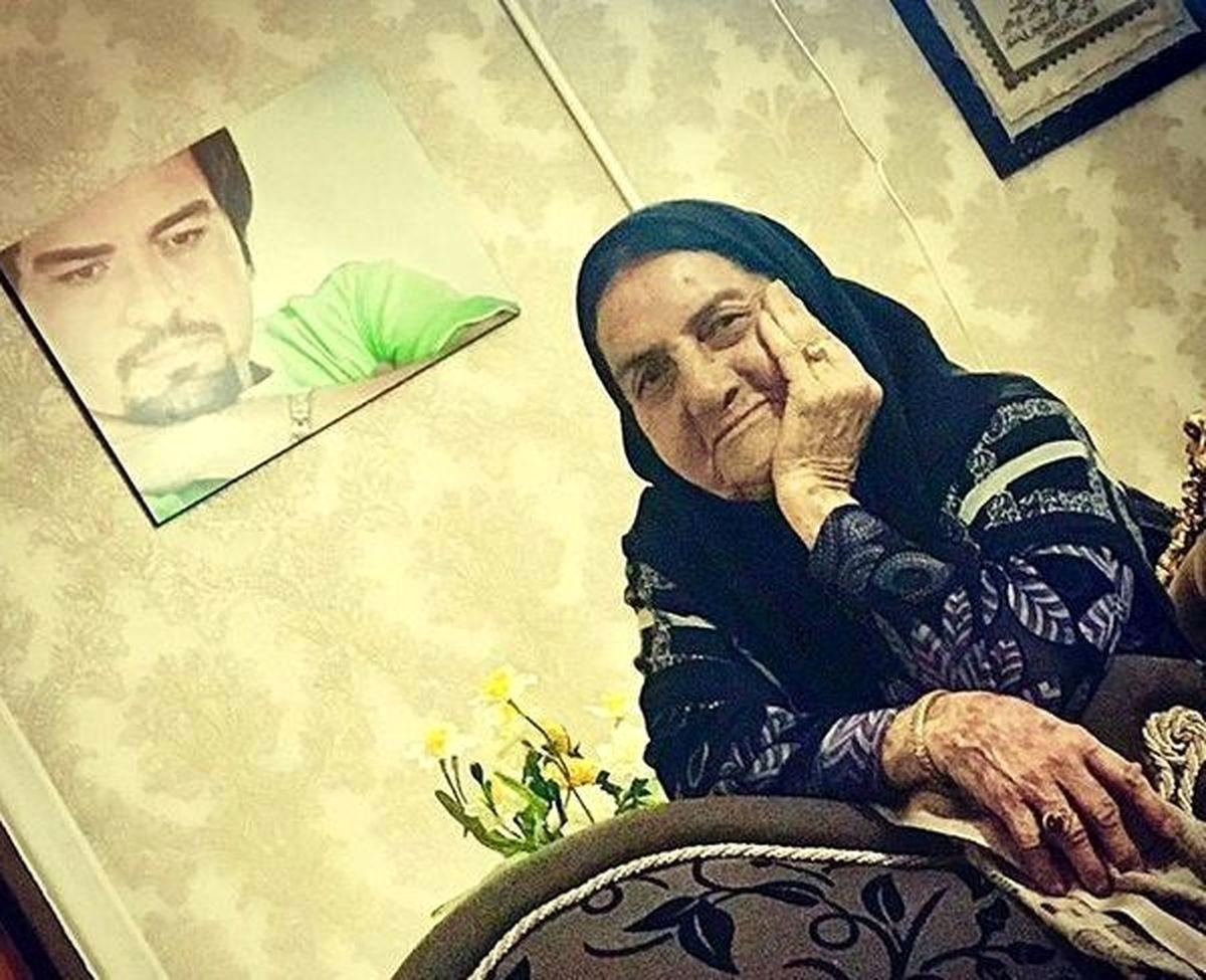 گریه بی‌امان شهرام قائدی برای مادرش زینت| توصیف زیبا و غم انگیز آقای بازیگر از مادرش