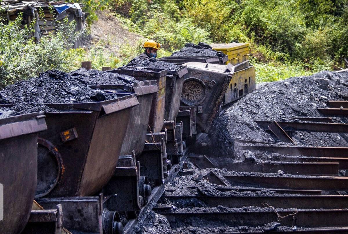 مرگ تلخ کارگر معدن زغال سنگ در دستگاه نقاله| این کارگر 40 ساله دارای دو فرزند است