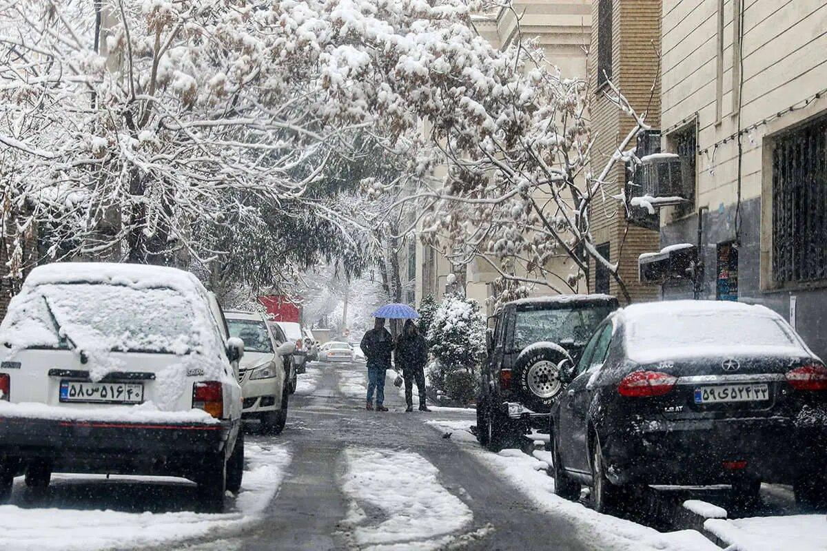 تهران سرانجام برف بارید | ویدئوی اولین برف 1402 در تهران