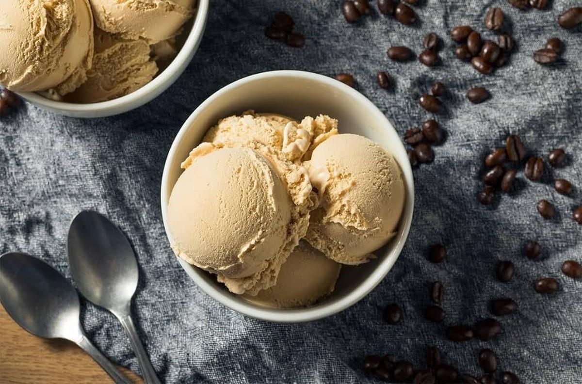 طرز تهیه بستنی خانگی با طعم قهوه | این آیس کافی خوشمزه را با روش ساده درست کنید
