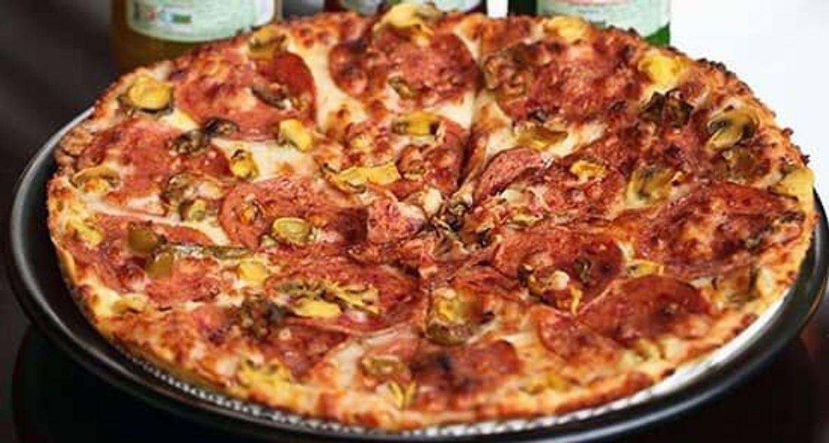 طرز تهیه پیتزا آلفردو با تکه های مرغ | در خانه و با کمترین هزینه پیتزا آلفردو درست کن
