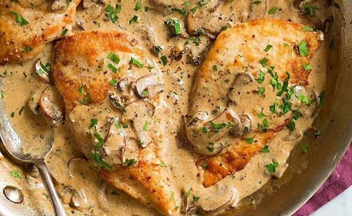 دستور پخت خوراک مرغ | این خوراک خوشمزه را با سس بشمال برای شام درست کن
