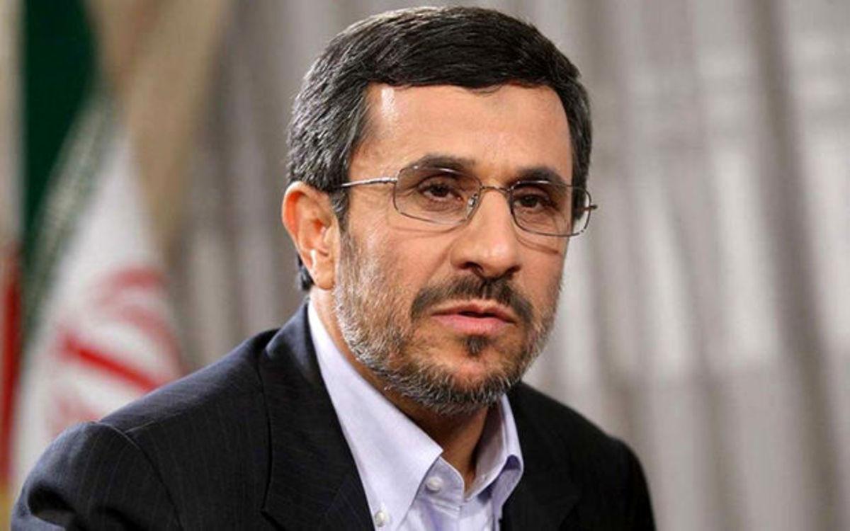 تیپ جدید و اسپرت احمدی نژاد با زیرشلواری و کاپشن| قرار دادن بلندهای شلوار داخل شلوار