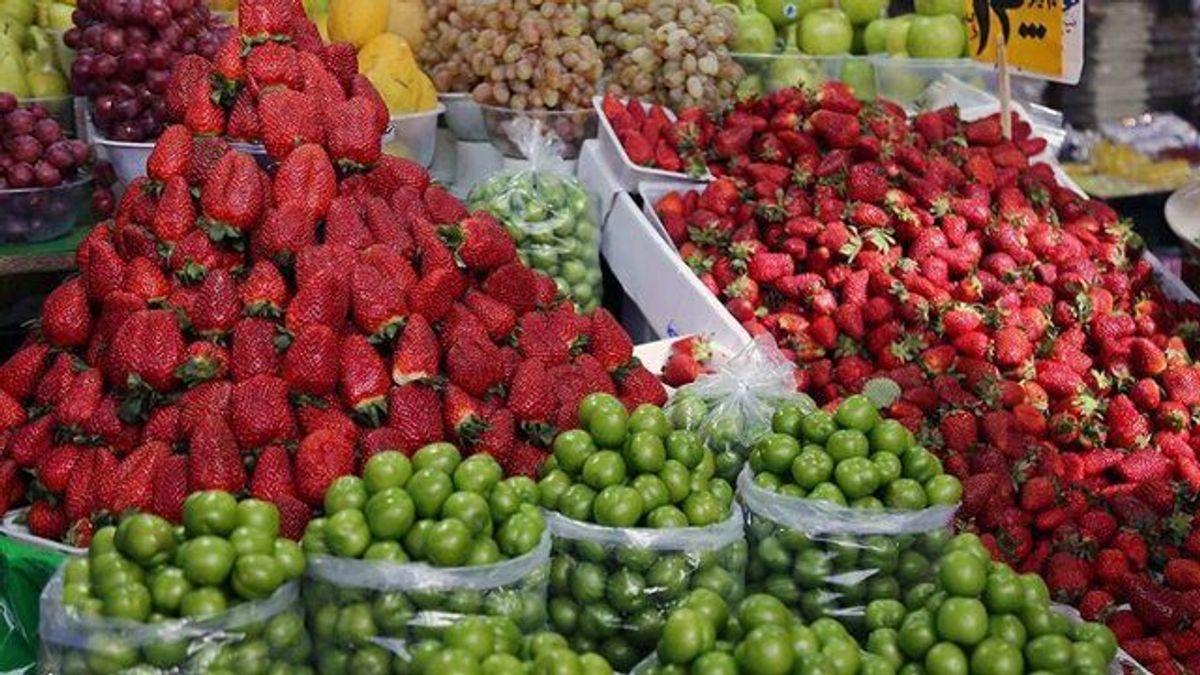 قیمت میوه های بهاری چند؟ | قیمت گوجه سبز و توت فرنگی رکورد زد