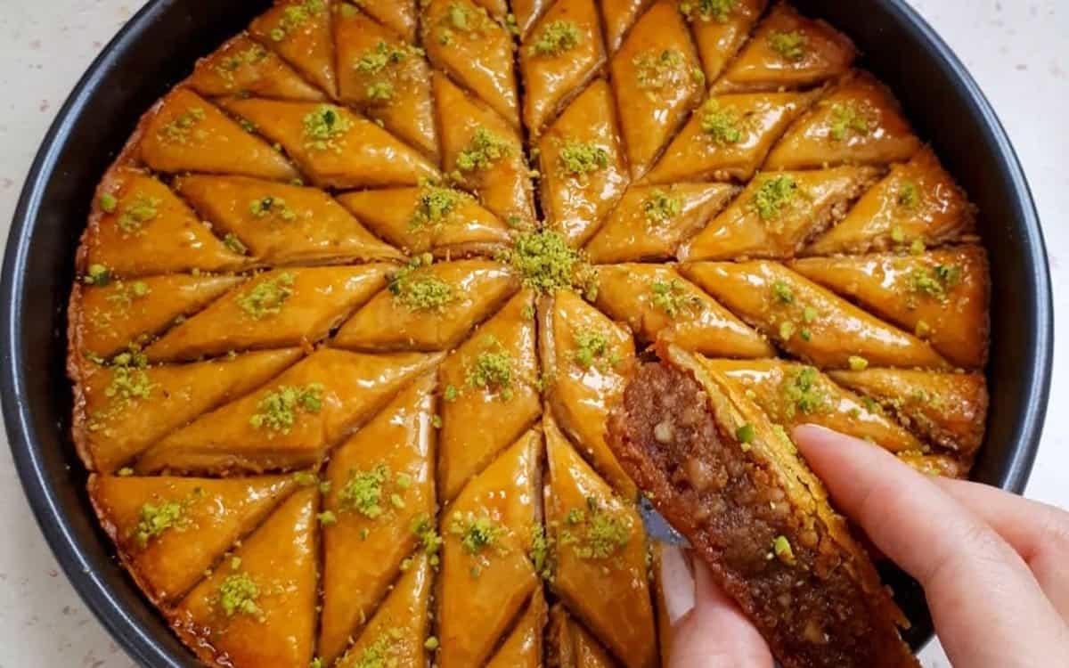 طرز تهیه باقلوای استانبولی | با چند قلم مواد یک باقلوای خوشمزه درست کن